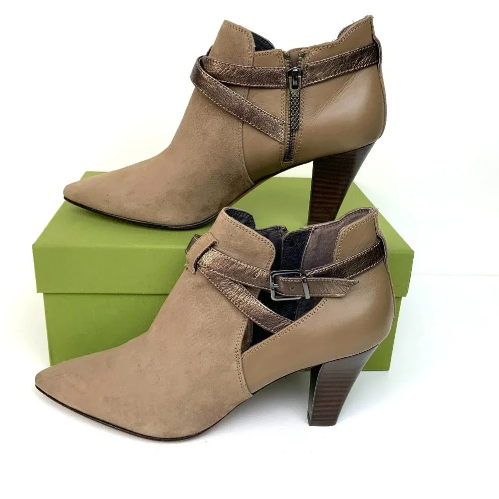 Donald J Pliner Tamy Pointed Toe Suede Ankle Boots Heels Size 9.5 - Picture 2 of 16